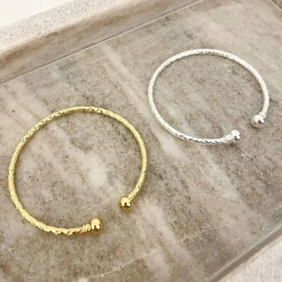 925 Sterling Silver Textured Cuff Bracelet Shiny Bangle Bracelet Silver or Gold - Picture 4 of 4